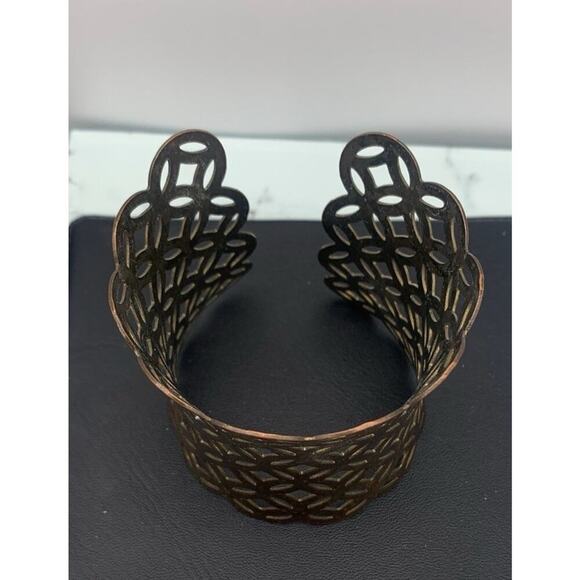 Vintage Rustic Antiqued Gold Tone Wide Curved Cut Outs Cuff Bangle Bracelet Boho - Picture 3 of 5